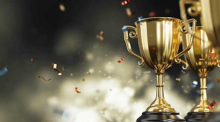 Pokal für den Top Immobilienmakler 2025 Pokal für den Top Immobilienmakler 2025